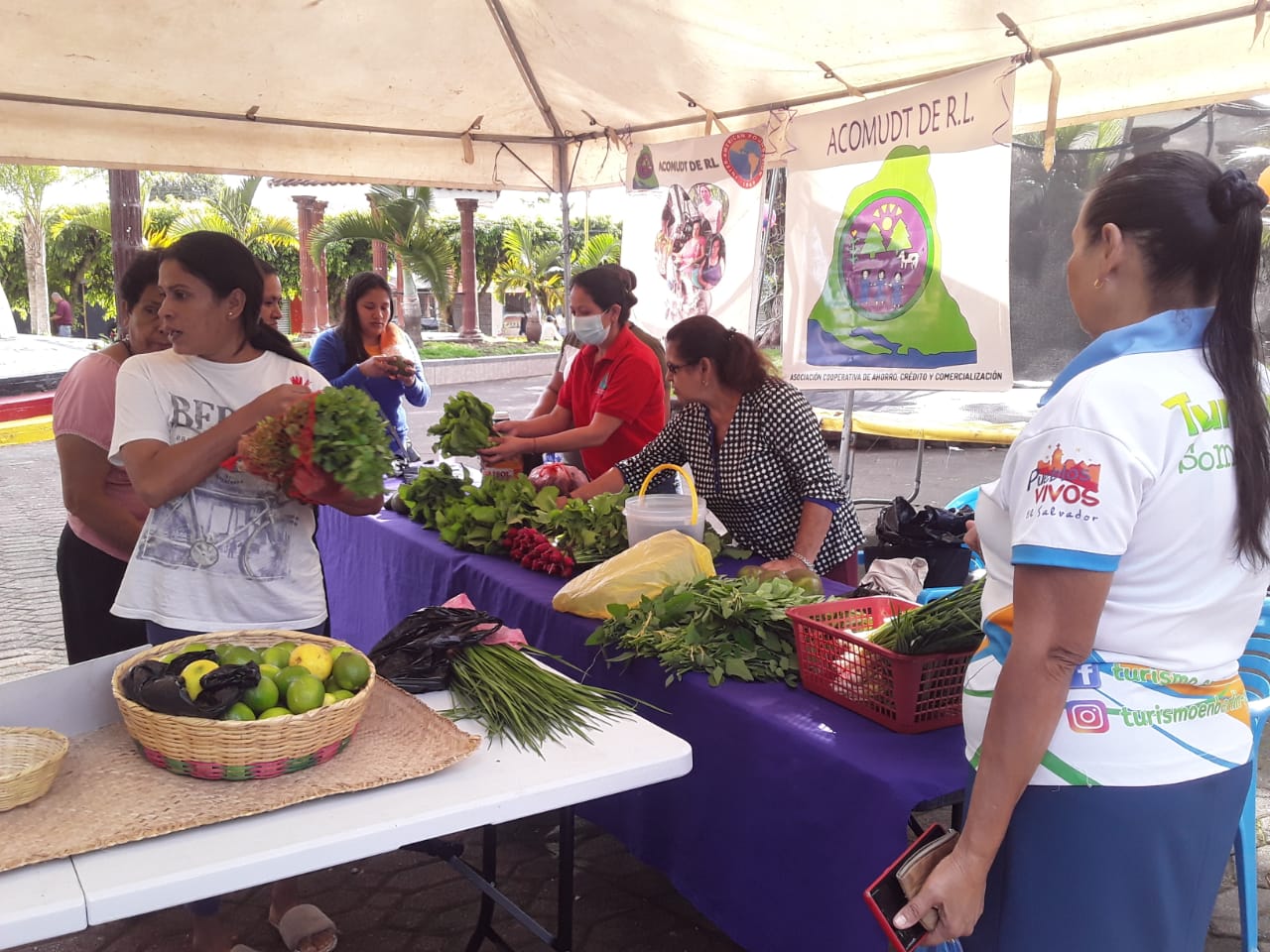 Participación de Acomudt en Mercadito Solidario 